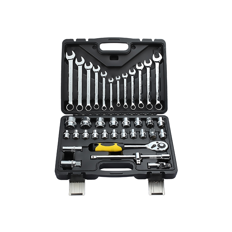 37pc Automobile instrumenta domus